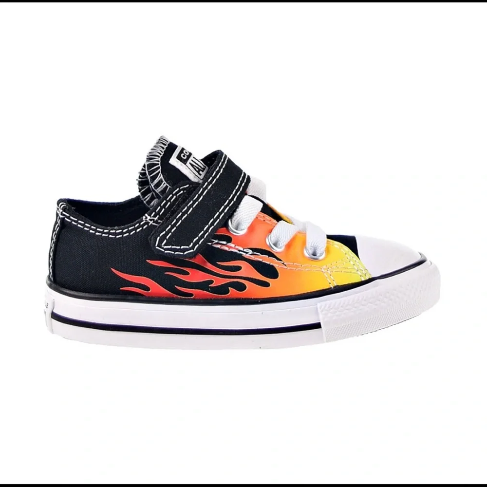 Converse All Star Infant Flames Sneakers Size 5,6 NIB